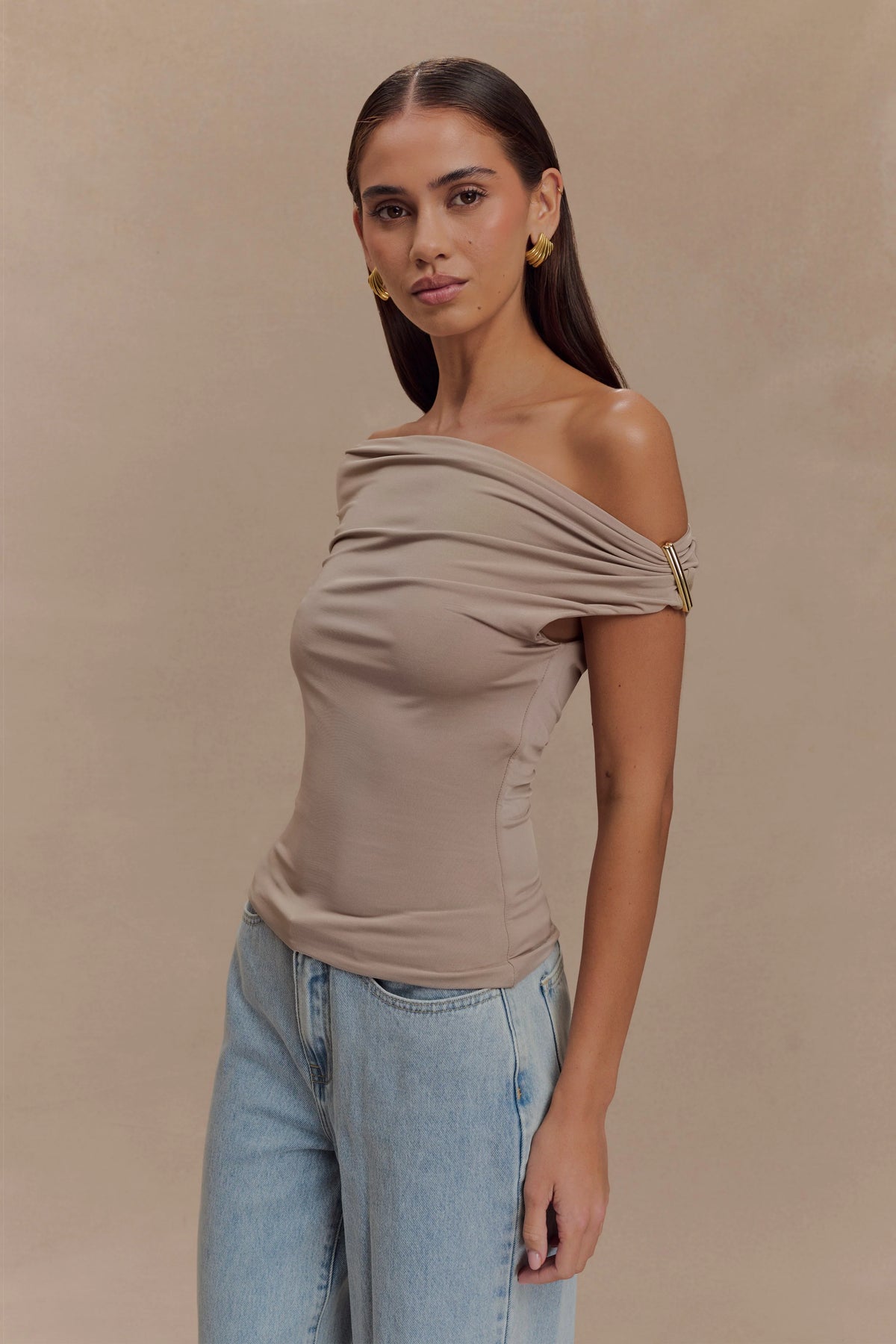 Kinsley Slinky Top With Hardware - Taupe